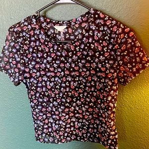 Aeropostale crop top shirt size medium but FITS LIKE A SMALL/XTRA SMALL!!!